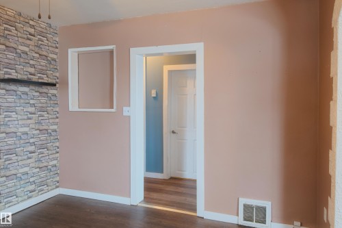 4503 53 Avenue, Barrhead, AB - Indoor Photo Showing Other Room