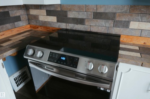 4503 53 Avenue, Barrhead, AB - Indoor Photo Showing Kitchen