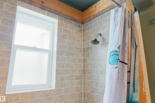 4503 53 Avenue, Barrhead, AB - Indoor Photo Showing Bathroom