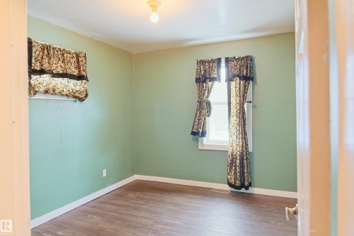 4503 53 Avenue, Barrhead, AB - Indoor Photo Showing Other Room