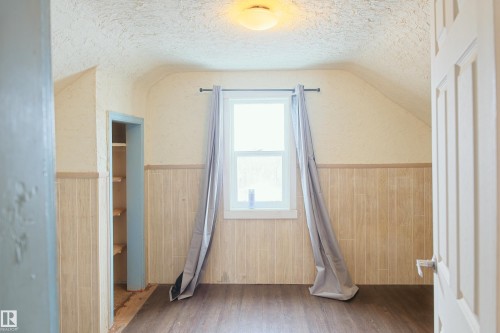 4503 53 Avenue, Barrhead, AB - Indoor Photo Showing Other Room