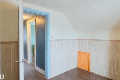 4503 53 Avenue, Barrhead, AB - Indoor Photo Showing Other Room