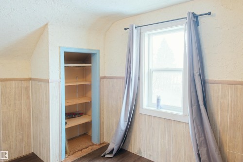 4503 53 Avenue, Barrhead, AB - Indoor