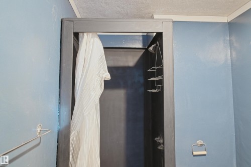 4503 53 Avenue, Barrhead, AB - Indoor