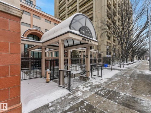 1005 9939 109 Street, Edmonton, AB - Outdoor