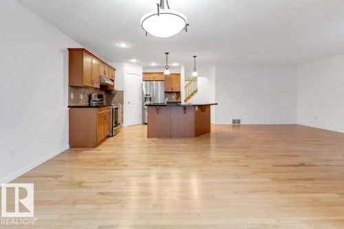8723 178 Avenue Nw, Edmonton, AB - Indoor Photo Showing Kitchen
