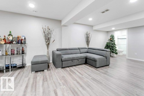 2326 Wonnacott Crescent, Edmonton, AB - Indoor