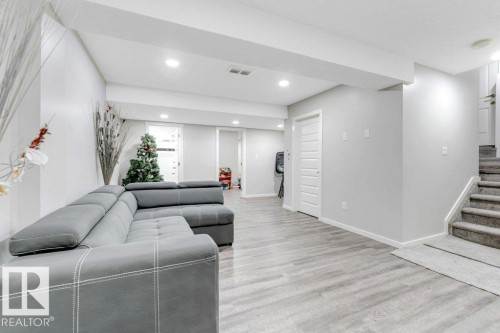 2326 Wonnacott Crescent, Edmonton, AB - Indoor