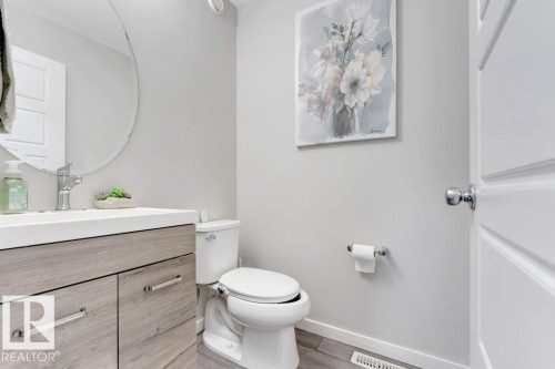 2326 Wonnacott Crescent, Edmonton, AB - Indoor Photo Showing Bathroom