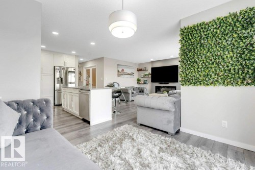 2326 Wonnacott Crescent, Edmonton, AB - Indoor Photo Showing Living Room