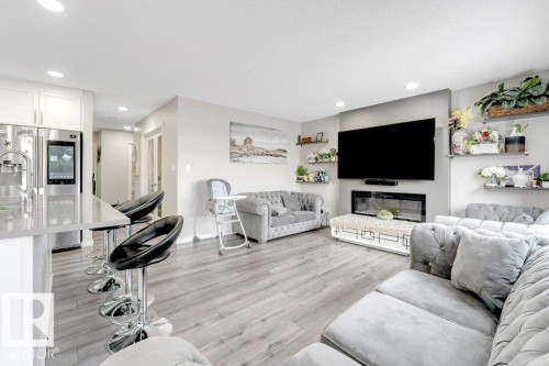 2326 Wonnacott Crescent, Edmonton, AB - Indoor Photo Showing Living Room
