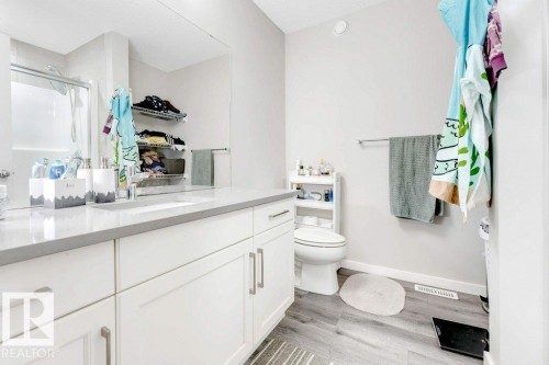 2326 Wonnacott Crescent, Edmonton, AB - Indoor Photo Showing Bathroom