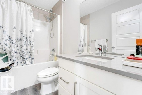 2326 Wonnacott Crescent, Edmonton, AB - Indoor Photo Showing Bathroom