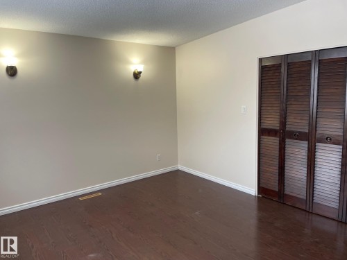 8407 52 Street, Edmonton, AB - Indoor Photo Showing Other Room