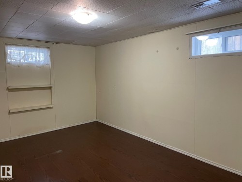 8407 52 Street, Edmonton, AB - Indoor Photo Showing Other Room