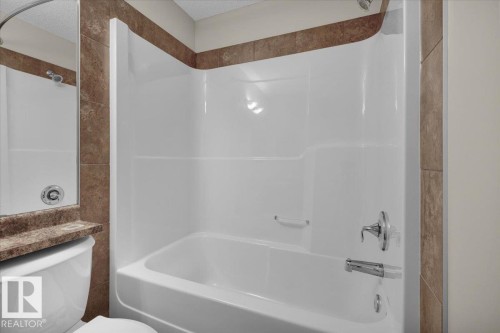 Edmonton, AB - Indoor Photo Showing Bathroom