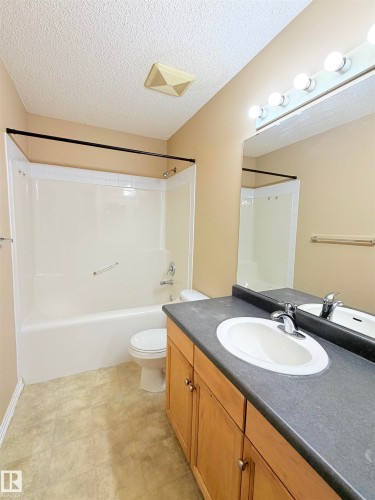 1711 37A Avenue, Edmonton, AB - Indoor Photo Showing Bathroom