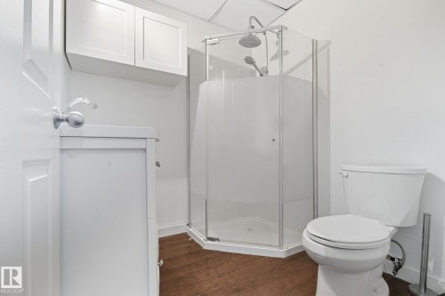 1873 Towne Centre Boulevard, Edmonton, AB - Indoor Photo Showing Bathroom