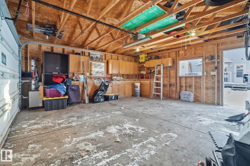 1873 Towne Centre Boulevard, Edmonton, AB - Indoor Photo Showing Garage