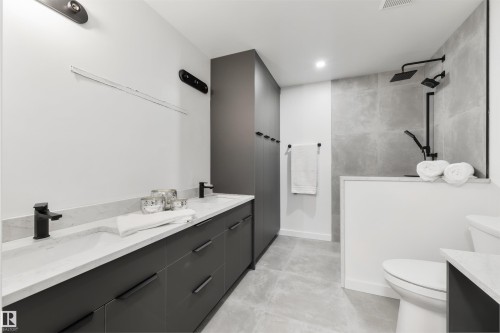 129 Ironwood Place, Edmonton, AB - Indoor Photo Showing Bathroom
