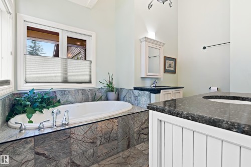 5704 144 Street, Edmonton, AB - Indoor Photo Showing Bathroom