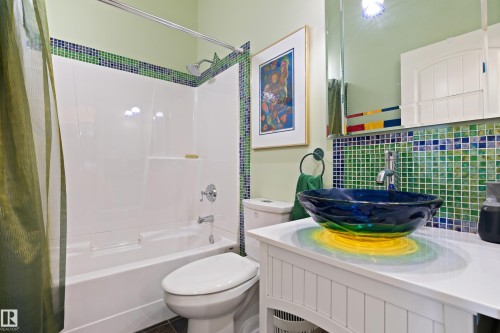 5704 144 Street, Edmonton, AB - Indoor Photo Showing Bathroom