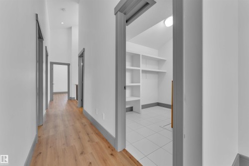 3608 Parker Close, Edmonton, AB - Indoor Photo Showing Other Room