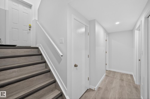 3608 Parker Close, Edmonton, AB - Indoor Photo Showing Other Room