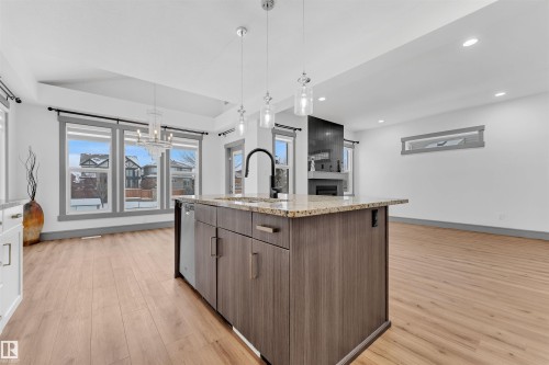 3608 Parker Close, Edmonton, AB - Indoor Photo Showing Kitchen With Upgraded Kitchen