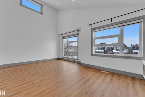 3608 Parker Close, Edmonton, AB - Indoor Photo Showing Other Room