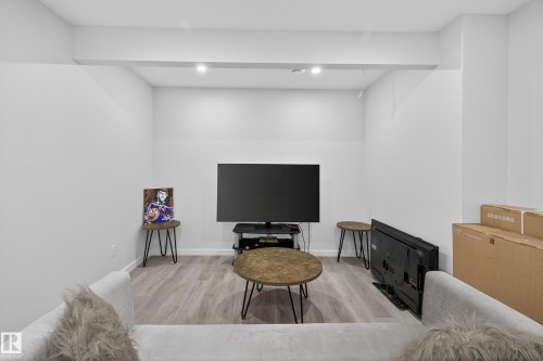 3608 Parker Close, Edmonton, AB - Indoor