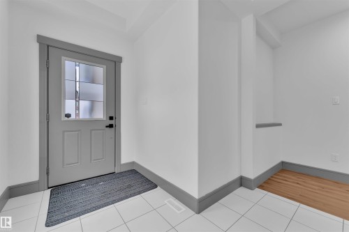 3608 Parker Close, Edmonton, AB - Indoor Photo Showing Other Room