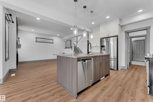 3608 Parker Close, Edmonton, AB - Indoor Photo Showing Kitchen With Stainless Steel Kitchen With Upgraded Kitchen