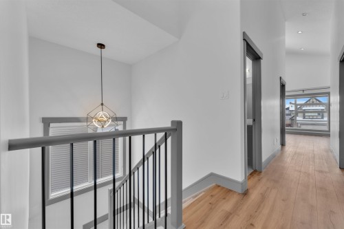 3608 Parker Close, Edmonton, AB - Indoor Photo Showing Other Room
