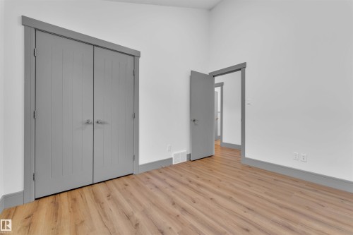 3608 Parker Close, Edmonton, AB - Indoor Photo Showing Other Room