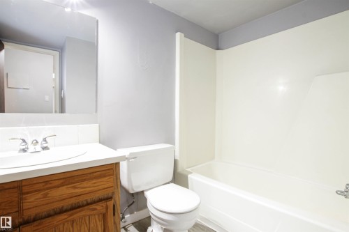 108 3610 43 Avenue, Edmonton, AB - Indoor Photo Showing Bathroom