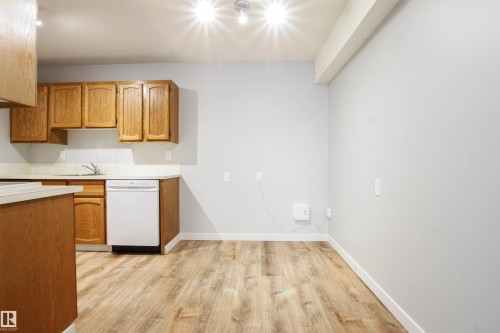 108 3610 43 Avenue, Edmonton, AB - Indoor Photo Showing Kitchen