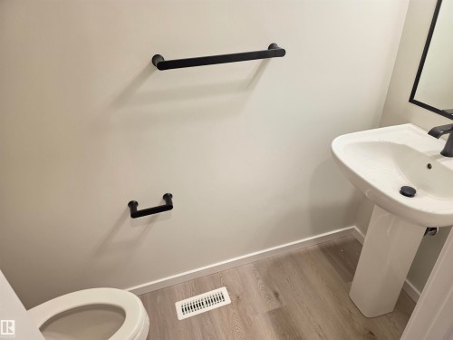 25 Ficus Way, Fort Saskatchewan, AB - Indoor Photo Showing Bathroom