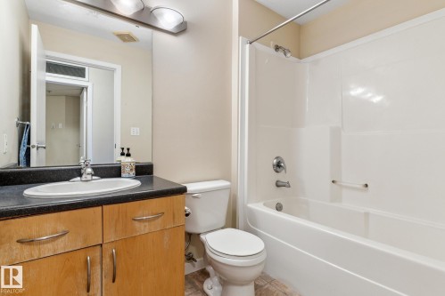 223 4312 139 Avenue, Edmonton, AB - Indoor Photo Showing Bathroom