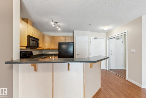 223 4312 139 Avenue, Edmonton, AB - Indoor Photo Showing Kitchen