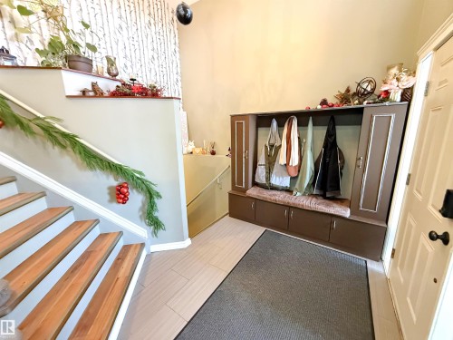 Mudroom with baseboards - 62 Willowby Close, Stony Plain, AB - Indoor Photo Showing Other Room