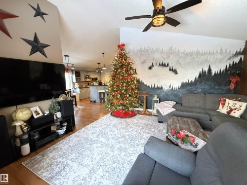 62 Willowby Close, Stony Plain, AB - Indoor Photo Showing Living Room