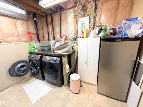 62 Willowby Close, Stony Plain, AB - Indoor Photo Showing Laundry Room