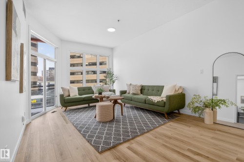 421 10147 112 Street  Edmonton, AB T5K 1M1