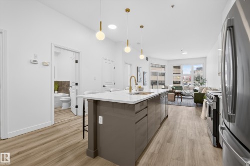 421 10147 112 Street, Edmonton, AB - Indoor Photo Showing Kitchen With Upgraded Kitchen