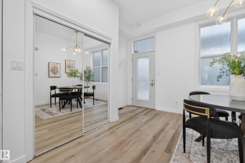 421 10147 112 Street, Edmonton, AB - Indoor