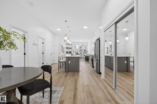 421 10147 112 Street, Edmonton, AB - Indoor Photo Showing Dining Room