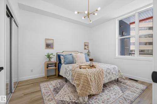 421 10147 112 Street, Edmonton, AB - Indoor Photo Showing Bedroom
