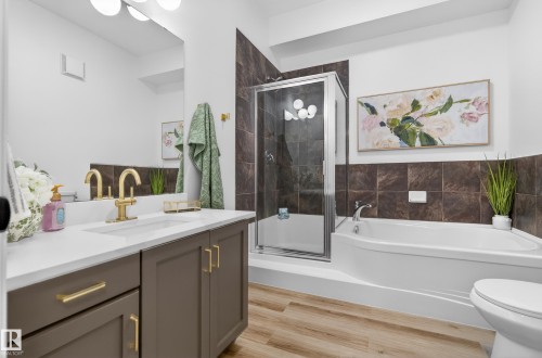421 10147 112 Street, Edmonton, AB - Indoor Photo Showing Bathroom