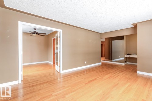 8416 71 Street, Edmonton, AB - Indoor Photo Showing Other Room